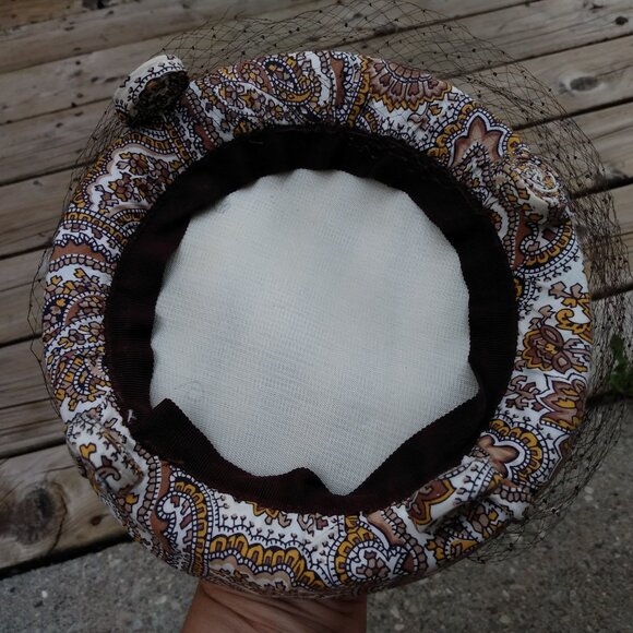 Vintage 50s Hat Brown Yellow Paisley Topper Netting Veil - Picture 5 of 10